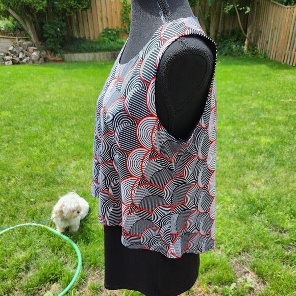 P287.  Softworks Black, White and Red Layered Sleeveless Blouse |M  NWT - Picture 2 of 5